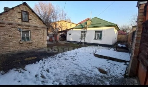 Продаю дом 4-ком. 68кв. м., этаж-1, 4-сот., стена саман, район Политеха.