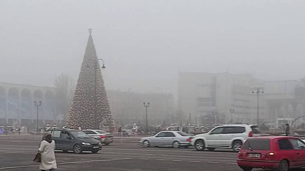 Площадь Ала-Тоо в тумане. Видео Урмата
