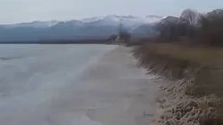 Еще видео замерзшего озера Иссык-Куль
