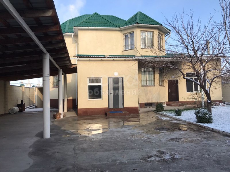 Продаю дом 5-ком. 252кв. м., этаж-2, 5-сот., стена кирпич, А-Атинская/Горького..