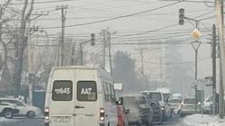 На ул.Курманджан Датки третий день не работает светофор. Фото горожанина