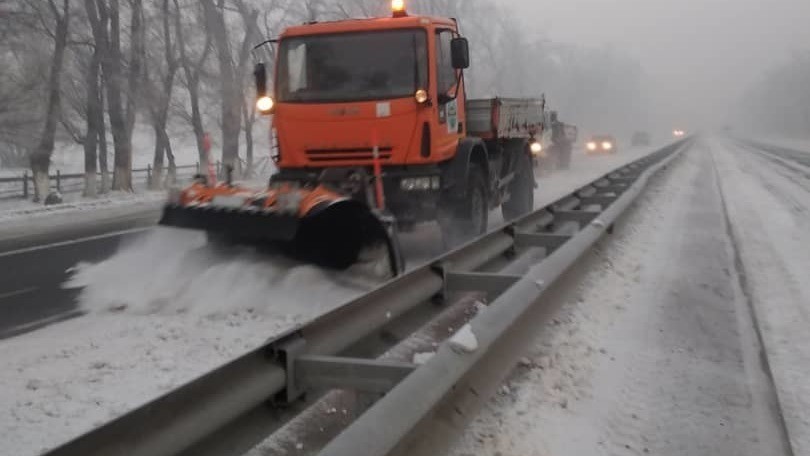 Минтранс отчитался о расчистке республиканских дорог снега и льда