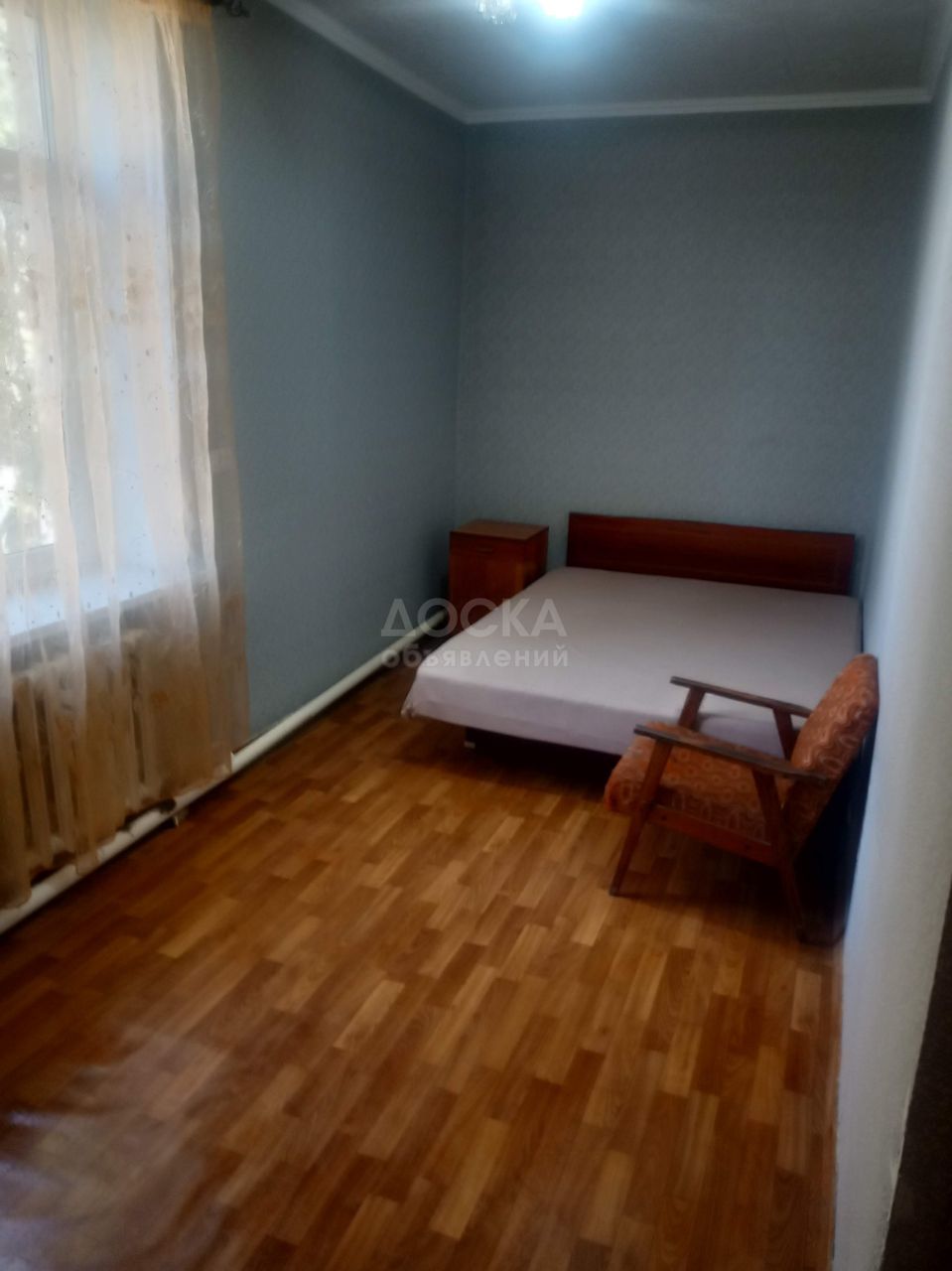 Продаю 2-комнатную квартиру, 44кв. м., этаж - 2/2, Ахунбаева/Абая.