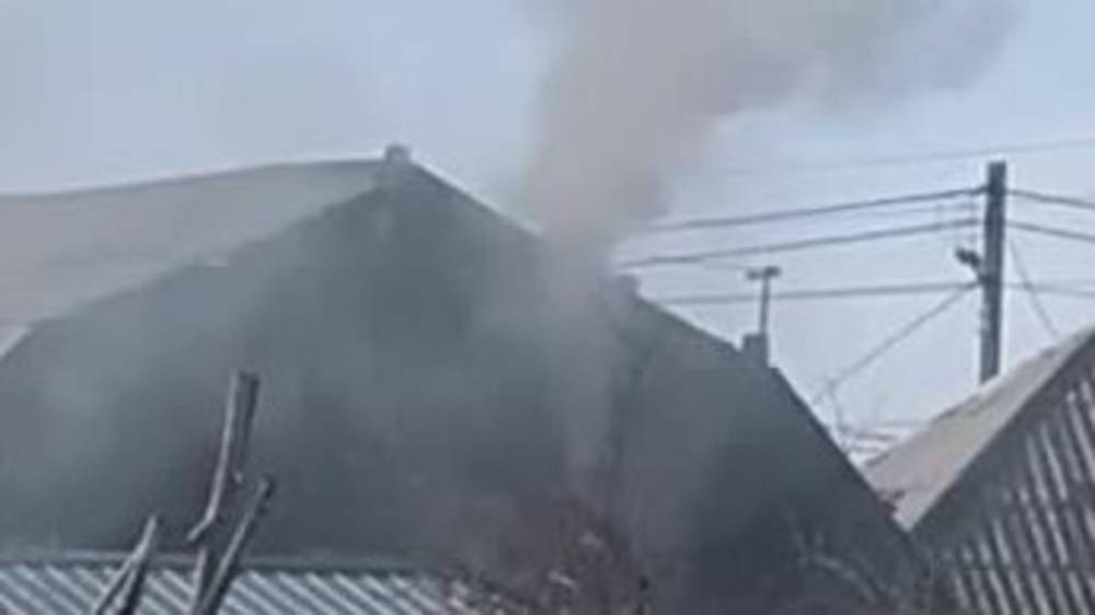 Дым из трубы дома на Валдайской. Видео