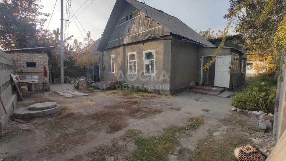 Продаю дом 3-ком. 70кв. м., этаж-1, 4-сот., стена кирпич, Бишкек, Кокчетавская.