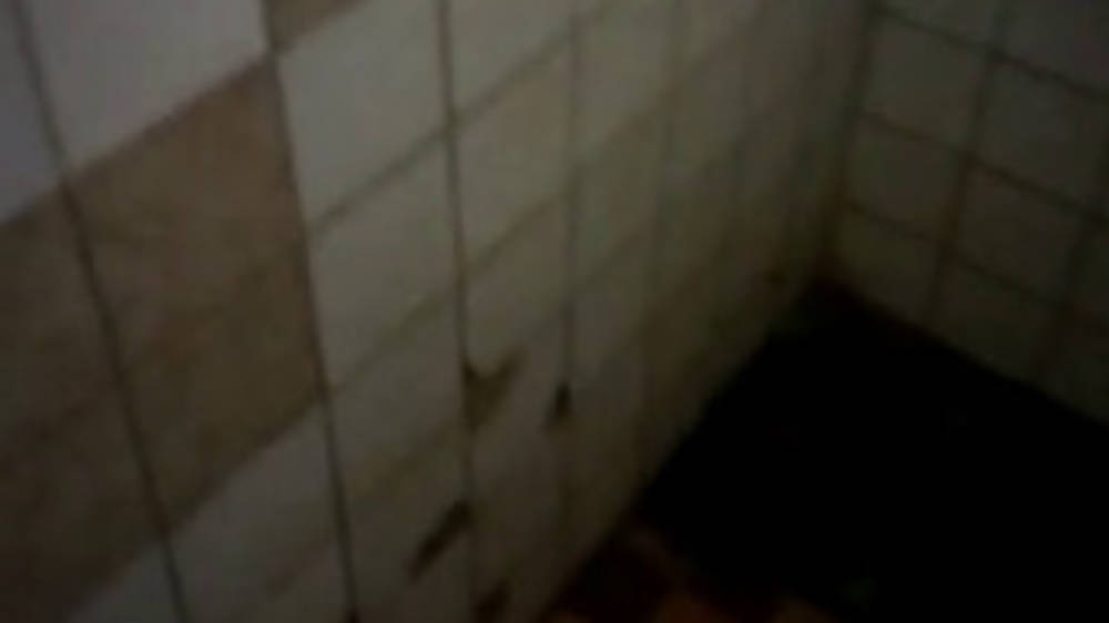 Бишкекчанин жалуется на состояние душевой в санатории «Жыргалан». Видео
