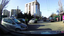 На Юнусалиева столкнулись две машины. Видео с места ДТП