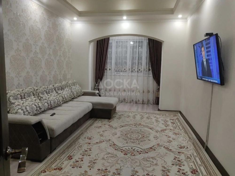 Продаю 2-комнатную квартиру, 68кв. м., этаж - 9/9, Улан мкр.