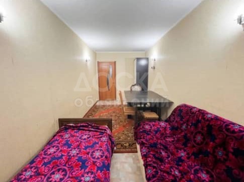 Продаю 3-комнатную квартиру, 58кв. м., этаж - 1/4, 5 микрорайон.