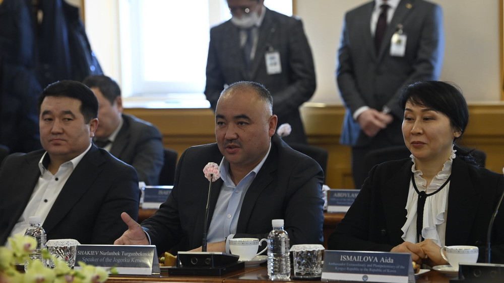 Нурбек Сыдыгалиев, Нурланбек Шакиев и посол КР в Корее Аида Исмаилова