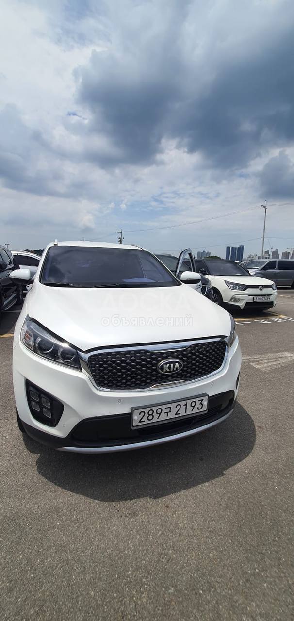 Продаю 
KIA SORENTO
•2016 на 2017г.в
•цвет белый жемчуг 
•коричневый кожаный салон 
•объем 2.2см³ дизель
•монитор 
•камера заднего вида 
•парктроники
•подогрев всех сидений 
•обдув передних сидений 
•память сидений 
•подогрев руля 
• привод 2