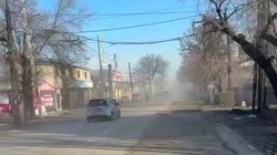 Часть дороги по Некрасова открыли, вся улица в пыли. Видео горожанина