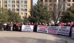 В парке им.Горького проходит митинг против применения электронных счетов-фактур, e-накладной и ККМ