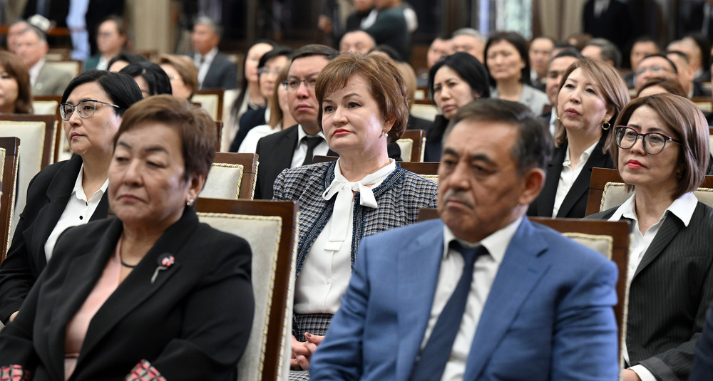 Президент Садыр Жапаров поздравил с Днем работников судебной системы Кыргызстана