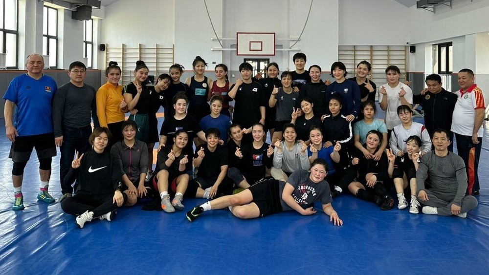 Женская сборная Кореи по борьбе в Бишкеке