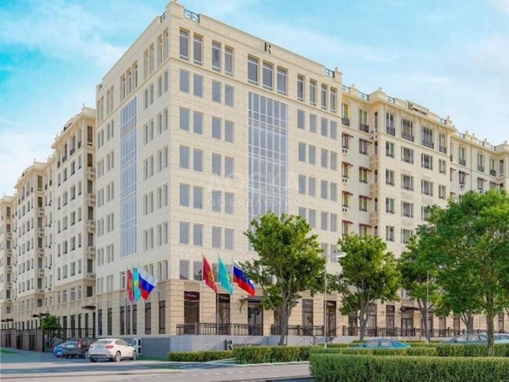 Продаю 4-комнатную квартиру, 111кв. м., этаж - 4/8, в ЖК Ренессанс - улица Токомбаева 29 (Южная магистраль).