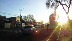 В Кызыл-Аскере «Ауди А6» едва не сбил пешехода на «зебре». Видео