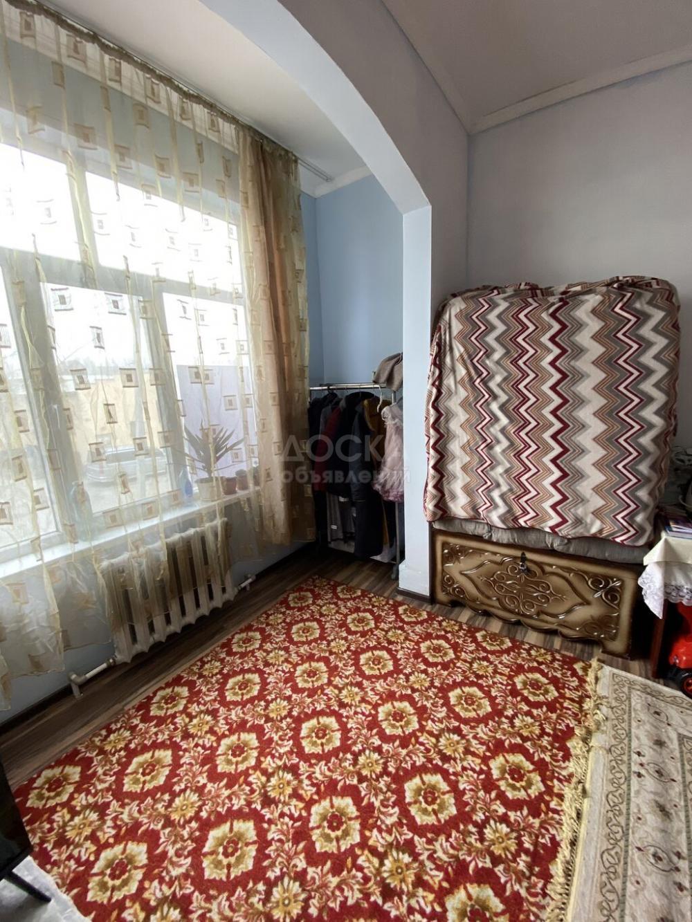 Продаю 1-комнатную квартиру, 45кв. м., этаж - 2/3, мкр Учкун.