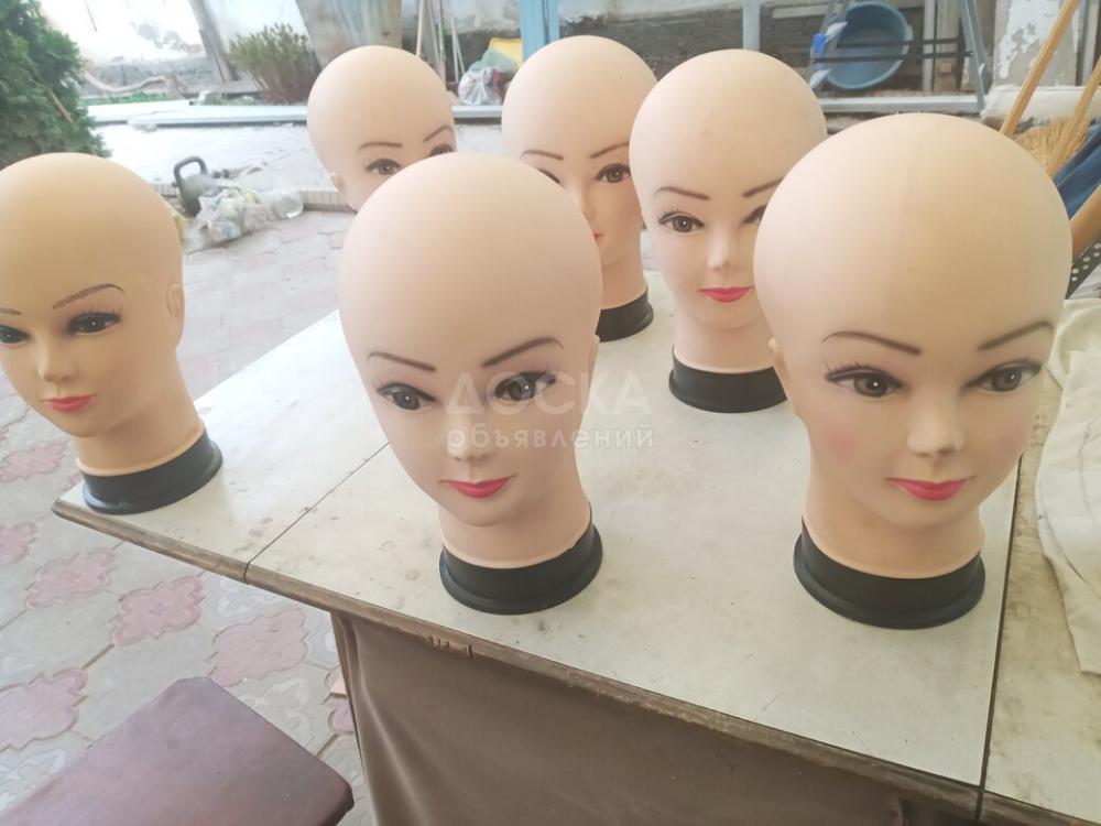 Продам  шесть  манекенов женских  головок  для  головных  уборов.