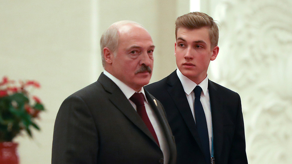 Александр Лукашенко и его сын Николай Лукашенко