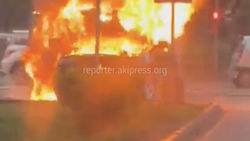 В Бишкеке сгорел BMW X5. <b>Видео</b>