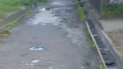 Тротуар на Уметалиева ужасном состоянии. Видео горожанки