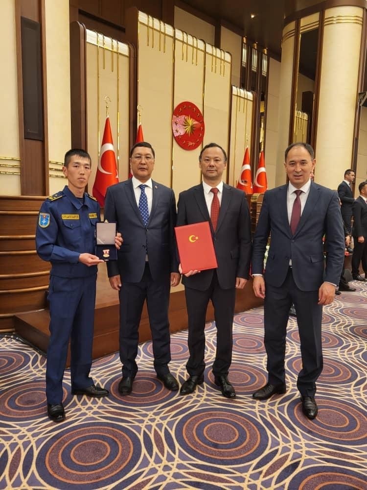 Erdogan Presents Kyrgyz Rescuer The Highest State Award Of Turkiye For ...