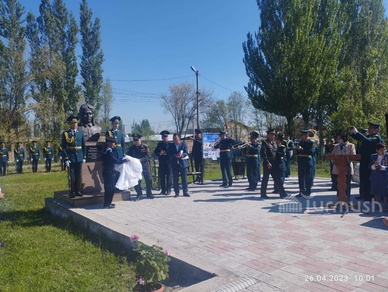 Monument erected to Hero of Soviet Union, pilot Kasym Ormokoev in Djal village - Vimarsana News