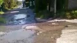 В Кок-Жаре вода из колодца топит дорогу. Видео