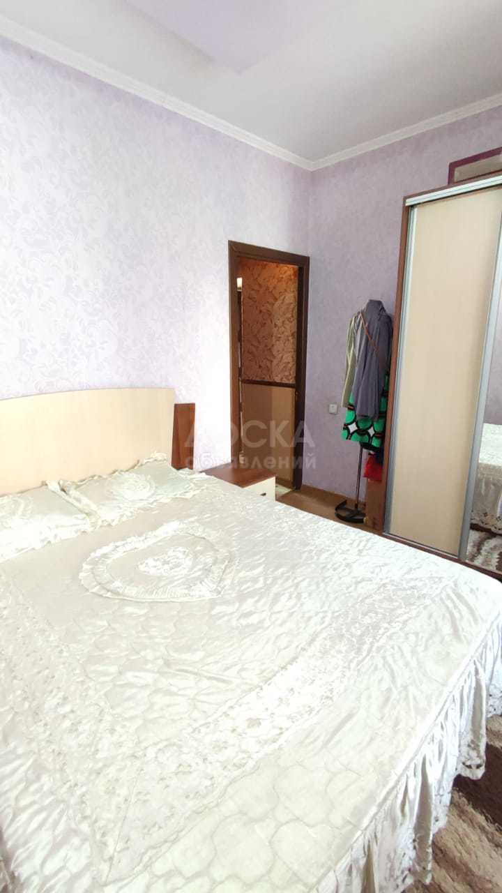 Продаю 3-комнатную квартиру, 62кв. м., этаж - 2/5, Бокомбаева/Керимбекова .