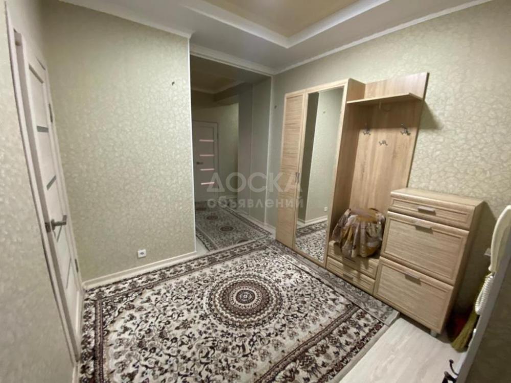 Продаю 3-комнатную квартиру, 90кв. м., этаж - 3/10, Анкара 28.