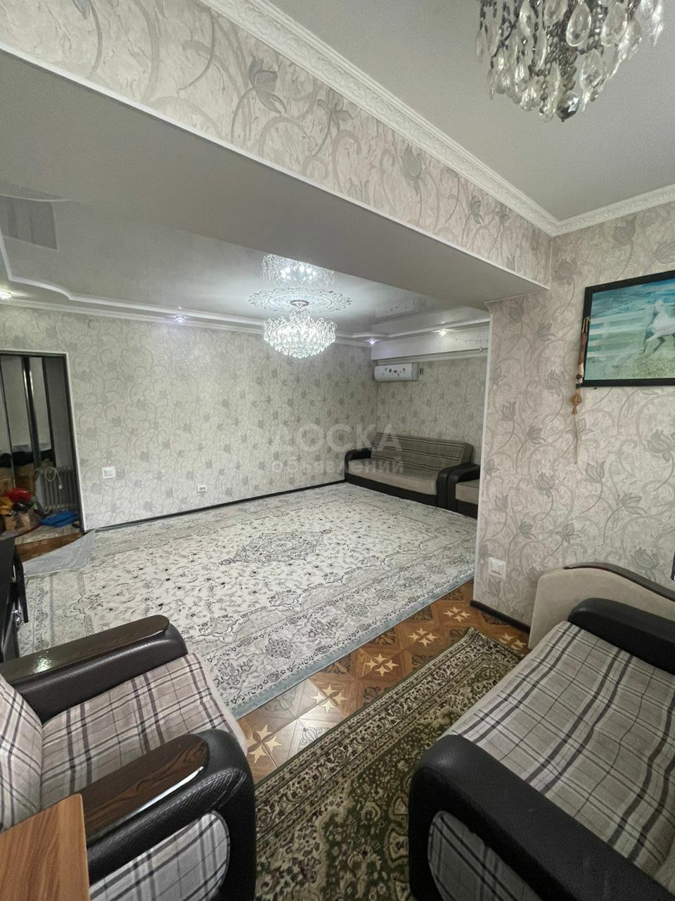 Продаю 2-комнатную квартиру, 65кв. м., этаж - 1/12, 12 микрорайон.