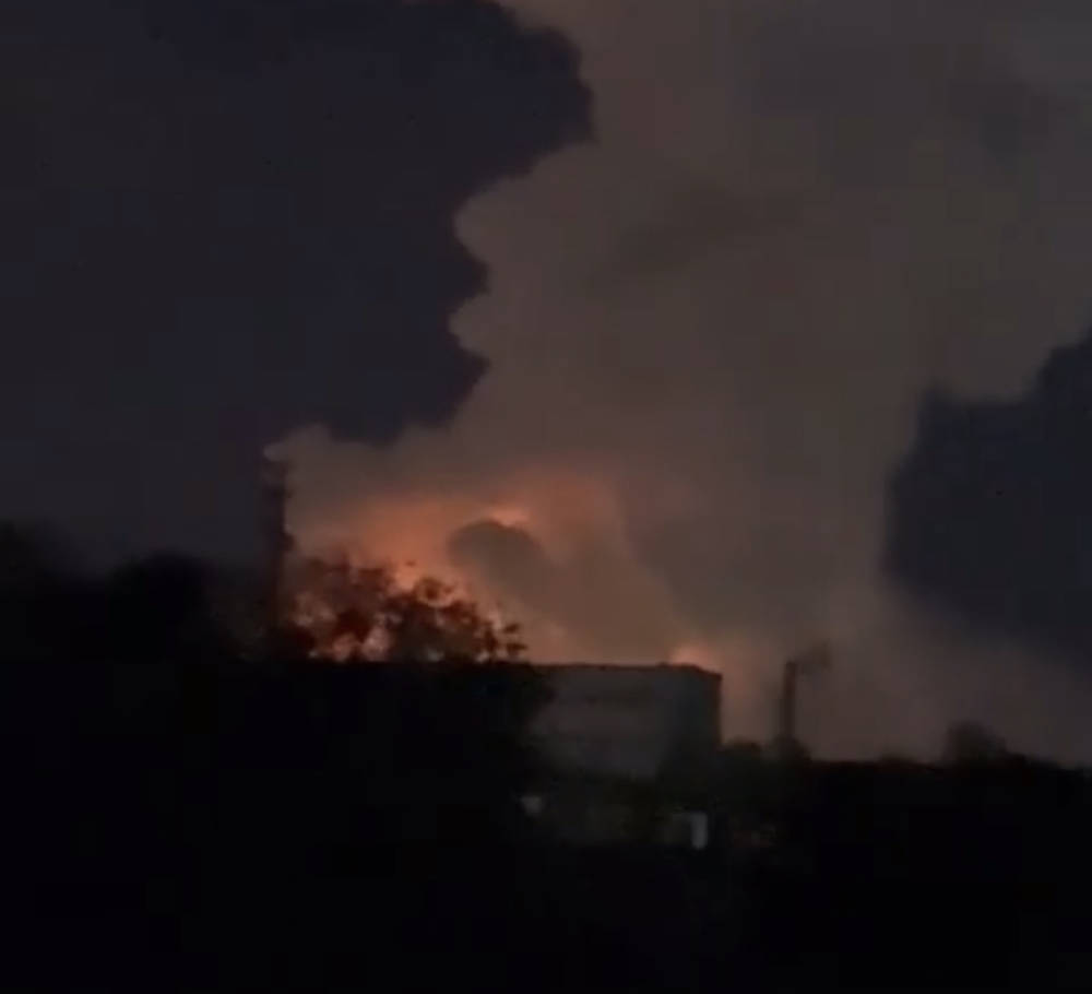 Видео - Пожар в одном из заводов в Кара-Балте