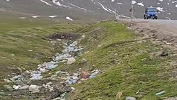 Перевал Ала-Бель завален мусором. Видео