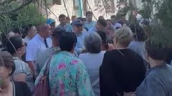 Жители Арча-Бешика вышли на митинг из-за отсутствия воды. Видео