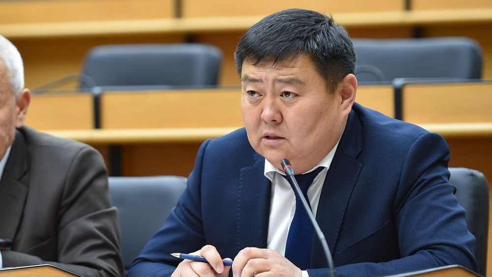 директор Службы водных ресурсов Алмазбек Сокеев