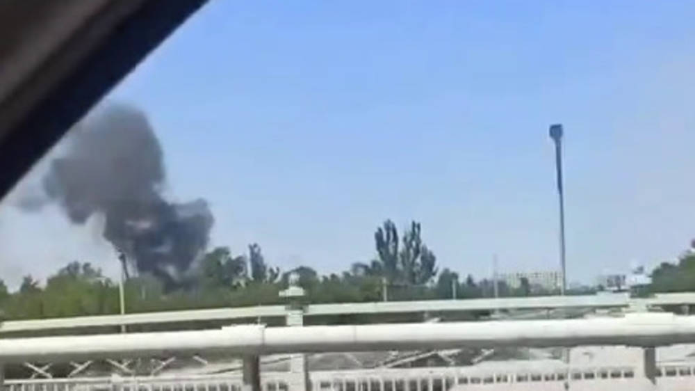 Черный дым в Бишкеке. Что горит? Видео горожанина