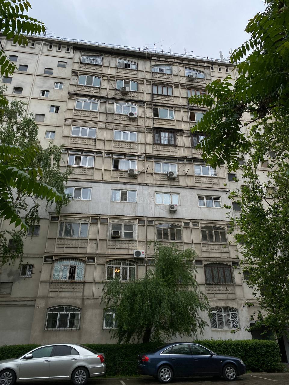 Продаю 3-комнатную квартиру, 87кв. м., этаж - 1/9, Исанова/Боконбаева.