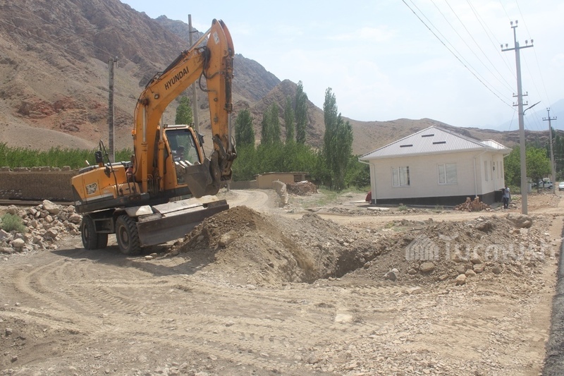 Central water supply systems being installed in Kapchigai and Dostuk