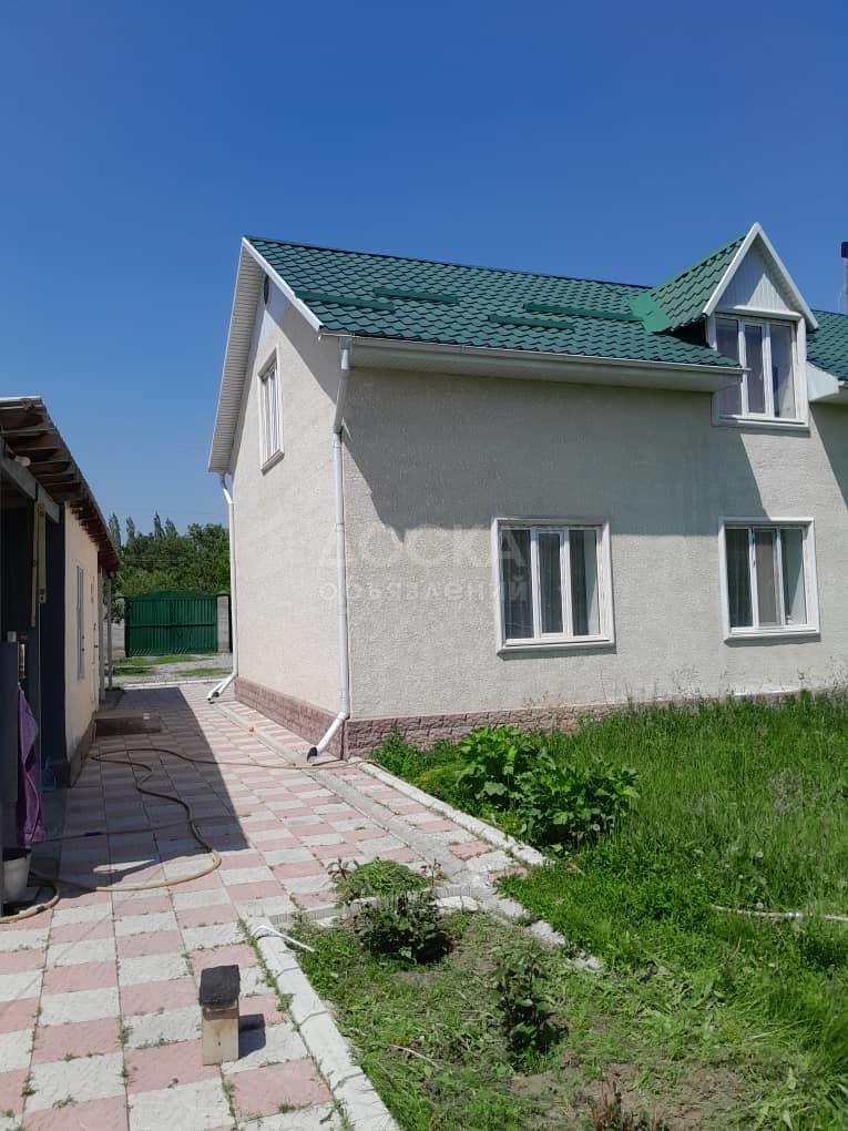 Продаю дом 5-ком. 200кв. м., этаж-2, 15-сот., стена кирпич, село Прохладное.