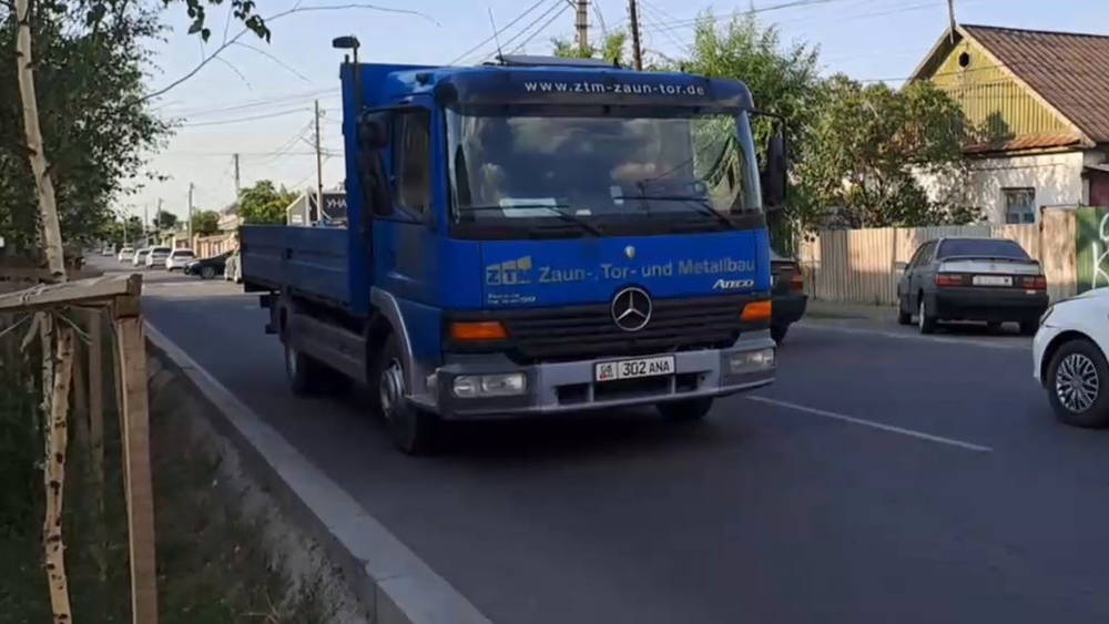 Мерседес едет видео