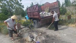 На территории кладбища в Чон-Арыке убрали мусор. Фото
