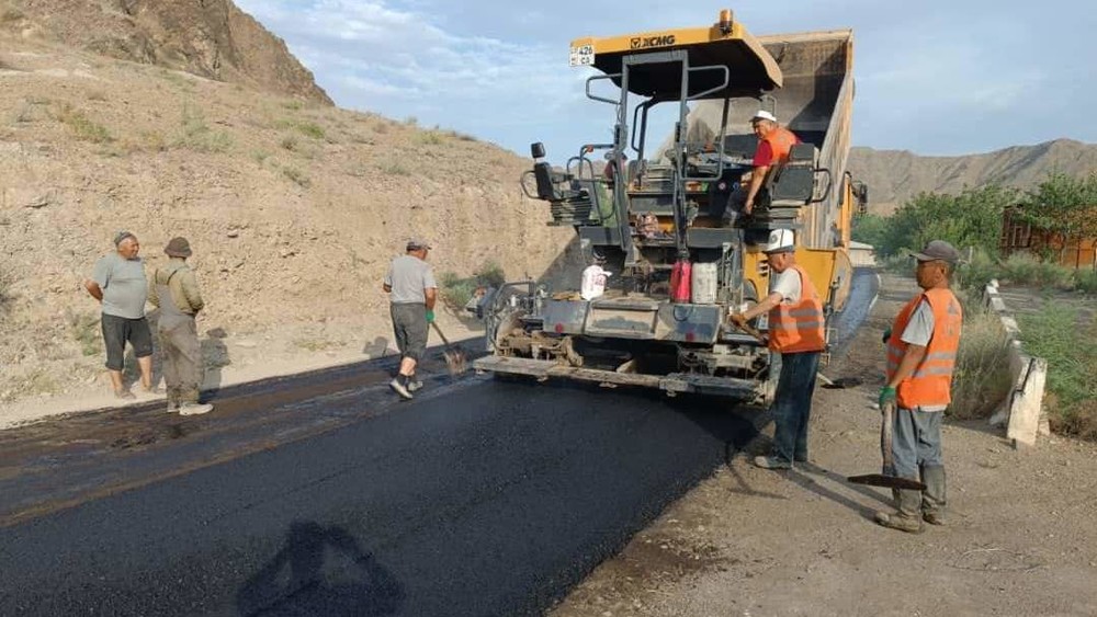 Asphalt laying