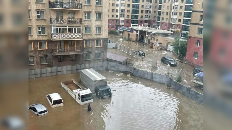 Hundreds Of People Leave Their Homes After Flooding In Ulaanbaatar   En 718816.1688615816.b 