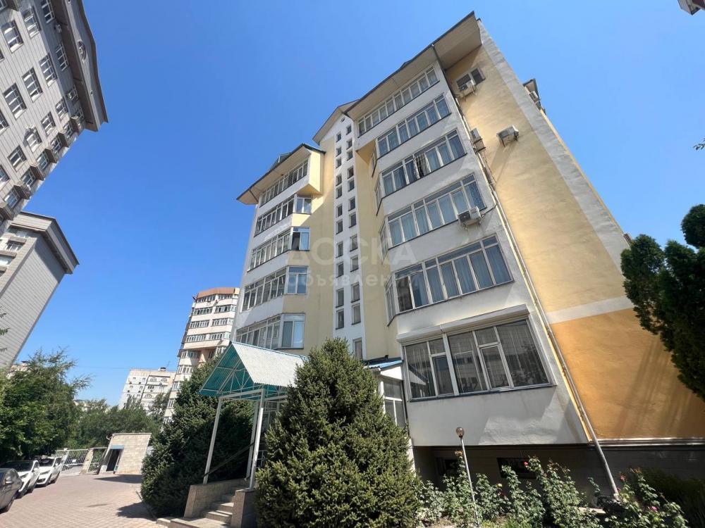 Продаю 4-комнатную квартиру, 161кв. м., этаж - 7/7, 7 мкр-он за ГЛОБУСОМ.