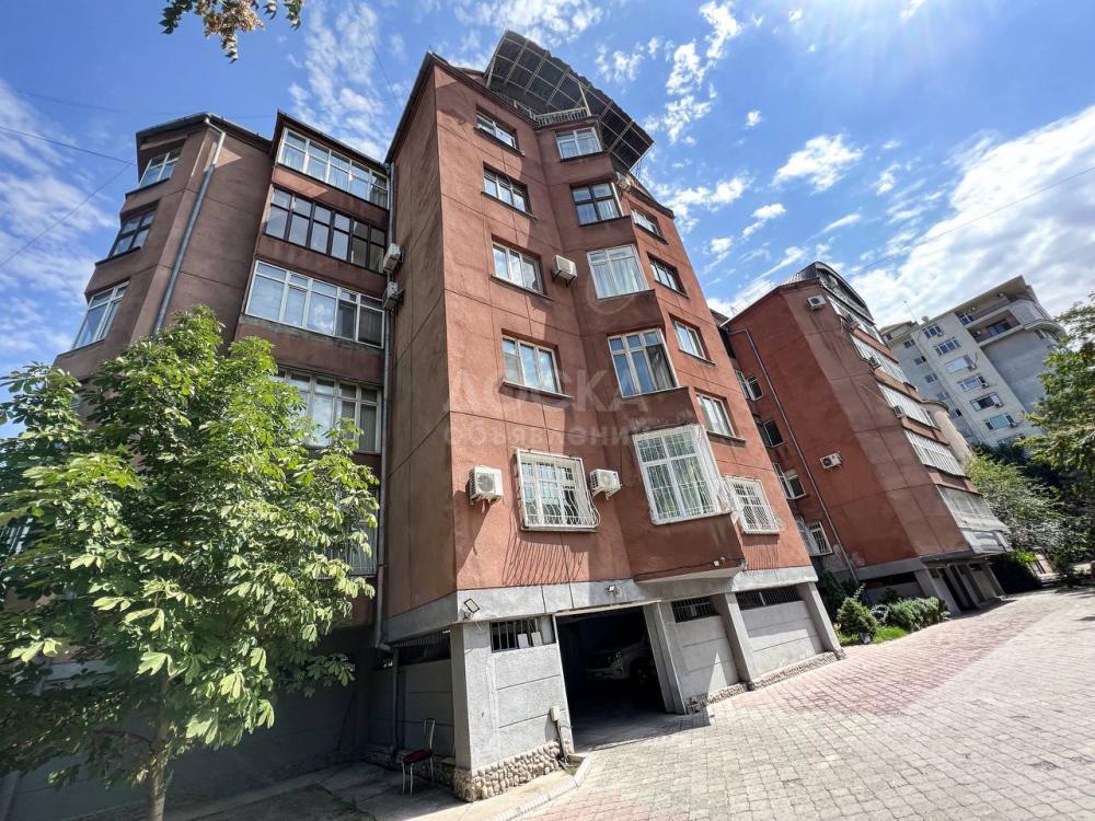 Продаю 5-комнатную квартиру, 379кв. м., этаж - 5/6, Бульвар Эркиндик/Токтогула.