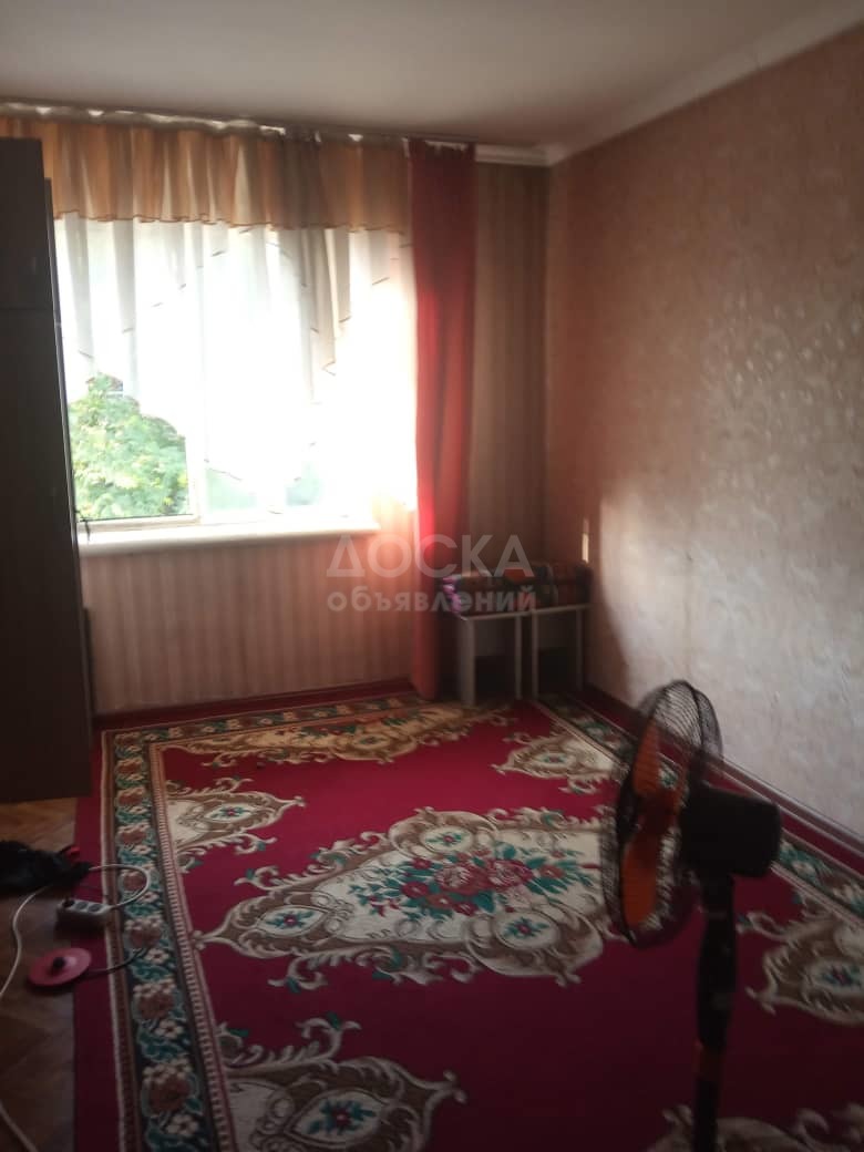Продаю 1-комнатную квартиру, 24 кв. мкв. м., этаж - 3/3, Кызыл - Аскер.