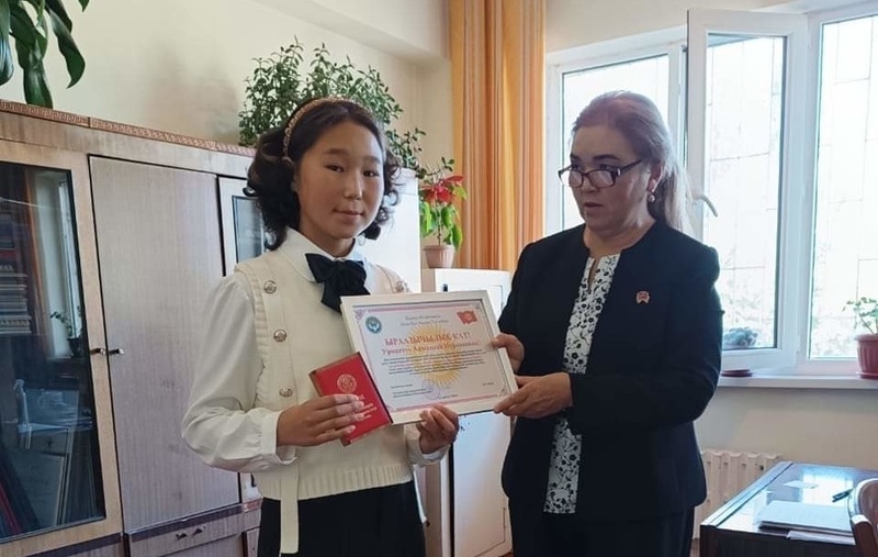 7th-grader girl saves 6yo boy from drowning in Issyk-Kul - Vimarsana News
