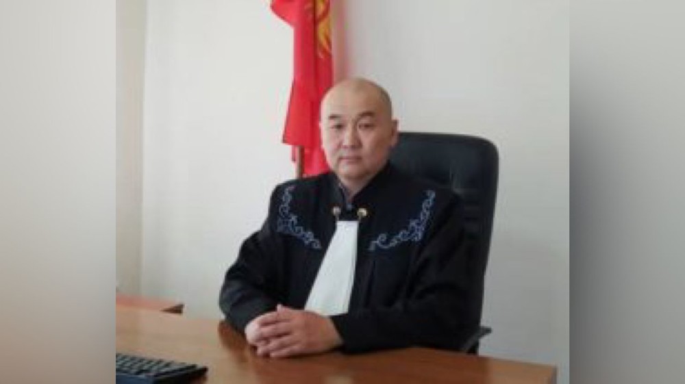 Башка өлкөнүн жараны делген Ноокаттагы судья жумуштан бошотулду