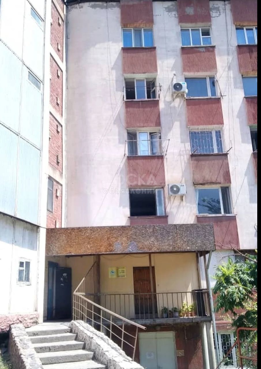Сдаю 1-комнатную квартиру, 12кв. м., этаж - 5/5, Район ЦУМ.